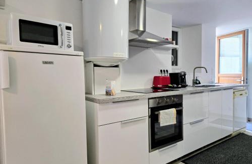 Saint-Bris-le-Vineux Apartment | La Croix Studio - Bail Partner
