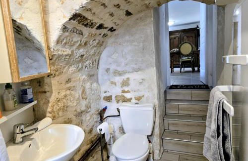 Saint-Bris-le-Vineux Apartment | La Croix Studio - Bail Partner