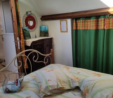 Montmirail House | La Désirade
