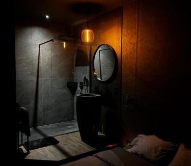 Ploermel Apartment | La DARKROOM