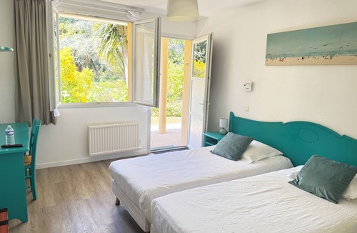 Quettehou Hotel | La Demeure Du Perron