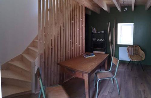 Vertaizon House | La Dilettante, petite maison rénovée, avec jardin