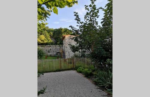 Vertaizon House | La Dilettante, petite maison rénovée, avec jardin