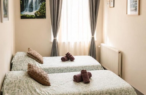 Lepin-le-Lac Bed & Breakfast | La Diligence