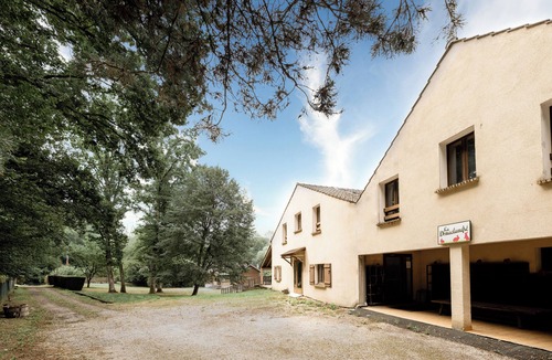 Saint-Augustin House | La Donaclaudré - Large 63-person group gîte in the heart of nature, 1 hour from Paris.