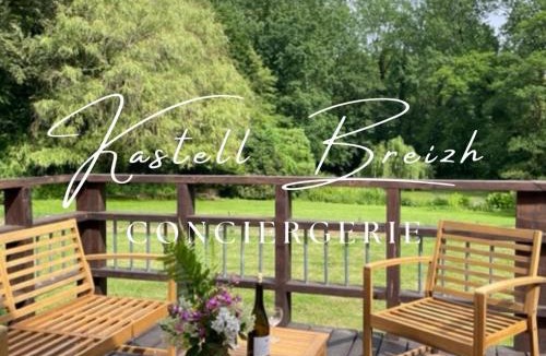 Saint-Gilles-Pligeaux House | La familiale du manoir de Kerollivier