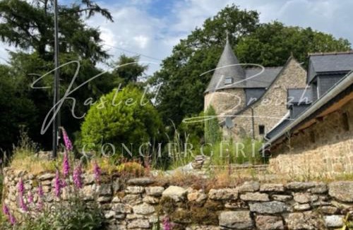 Saint-Gilles-Pligeaux House | La familiale du manoir de Kerollivier