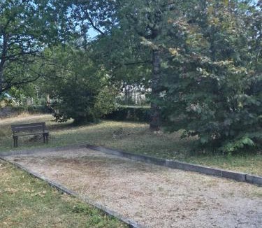 Salignac-Eyvignes Bed & Breakfast | La fenêtre Massoulié