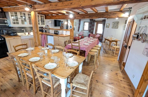 Les Angles House | La Ferme des Astres: Stunning Charm and Breathtaking Views!