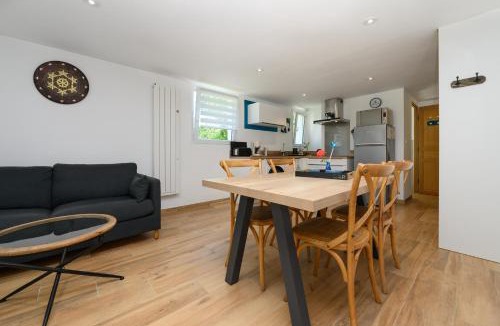 Pluneret House | La Fleur de Vie