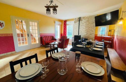 Saint-Etienne-du-Gue-de-l'Isle House | La Taverne des Légendes - gîte de groupe en Centre Bretagne