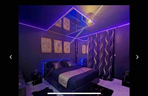 Moyen-Vernet Apartment | La Gold Room jacuzzi et sauna