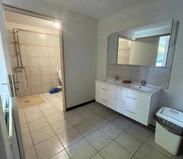 Sancoins Apartment | la grange du parc et le dortoir pèlerins