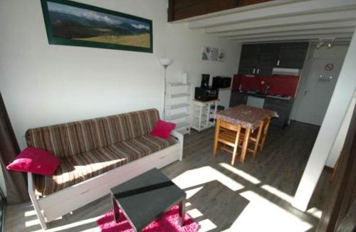 Saint-Jacques-des-Blats Apartment | La Grange du Devezou