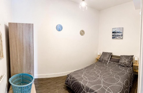 Issoudun Apartment | La Halte - Comfortable Flat near Station & Old Town