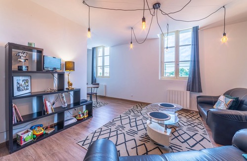 Paray-le-Monial Apartment | La Halte Parodienne - Appt avec vue sur le canal