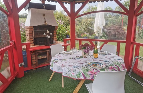 Etables-sur-Mer Cottage | La JacoBinic is a charming gite set between land and sea, 1.5 km from the beaches.