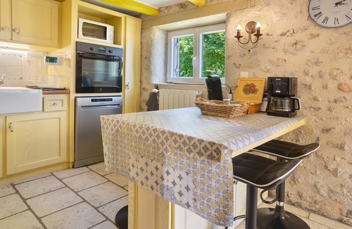 Limeyrat House | La Jandrine – Peaceful Country Retreat with Private Heated Pool