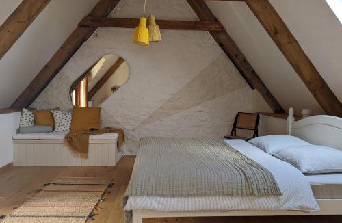 Lescouet-Gouarec Bed & Breakfast | La Kahana - cottage paisible, jardin fleuri & permaculture
