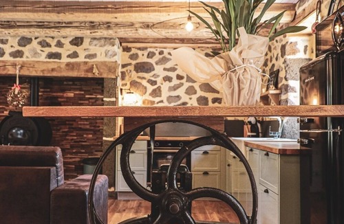 Saint-Bonnet-de-Condat House | La maison des volcans Cantal, pretty Auvergne house with jacuzzi