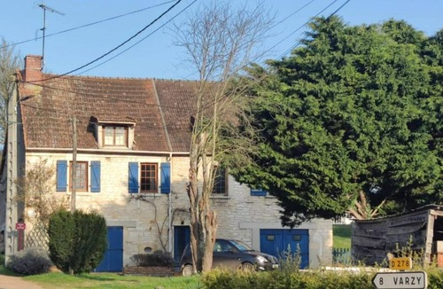 Cuncy-les-Varzy House | La Maison bleue