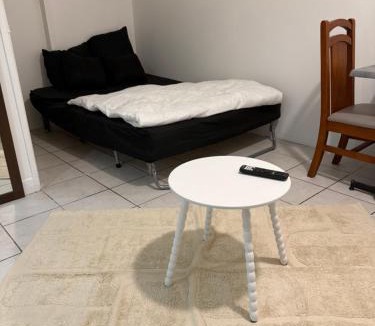 8th Arrondissement Apartment | La Maison Cachée moderne