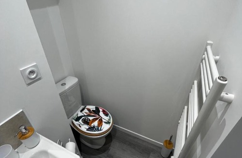 Pont-du-Chateau Apartment | La maison castelpontine T4