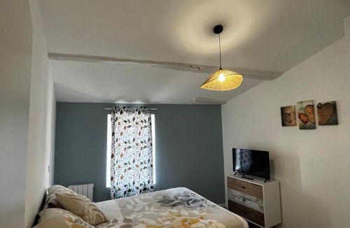 Pont-du-Chateau Apartment | La maison castelpontine T4