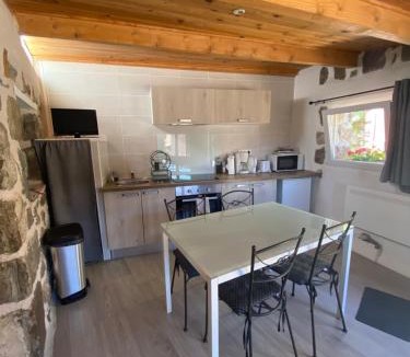 Polignac Apartment | La maison D'Orée