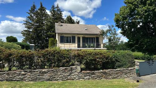 Salles-Curan House | La Maison de Campagne
