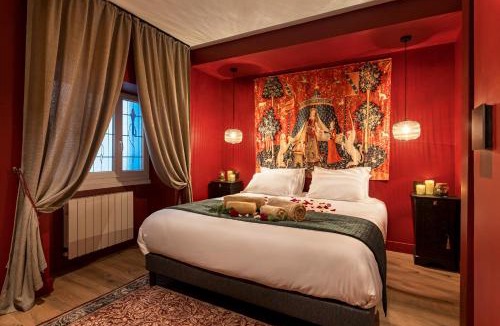 Cremieu Apartment | La Maison de l'Apothicaire - Un refuge enchanté avec balnéo en hyper-centre
