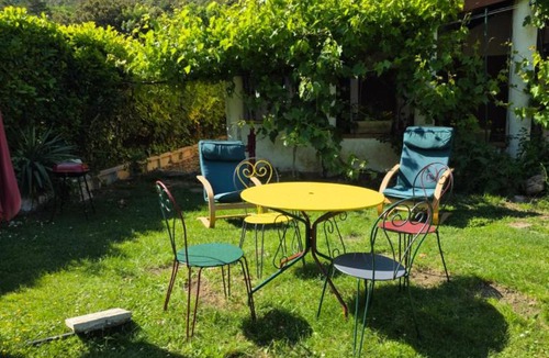 Lapradelle Apartment | La maison des Eurasiers