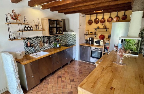 Rully House | La Maison des Roses - A charming house with a garden