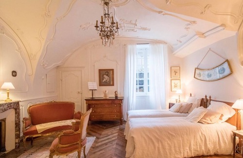 Ardes House | La Maison du Centaure