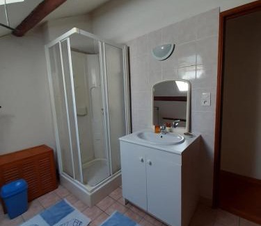Beurieres House | La maison du châtaignier