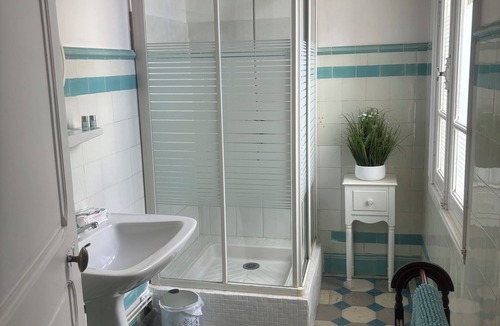 Esperaza Bed & Breakfast | La Maison du Chapeliers Bed & Breakfast
