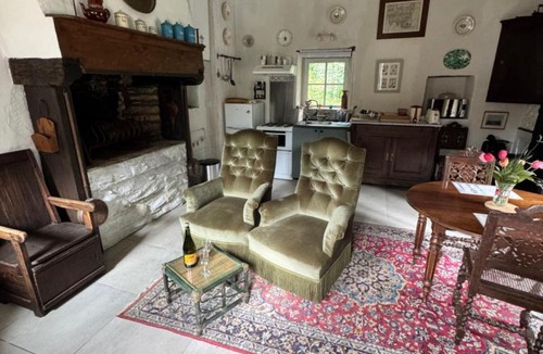 Pleyber-Christ House | La Maison du Cocher dans un domaine authentique
