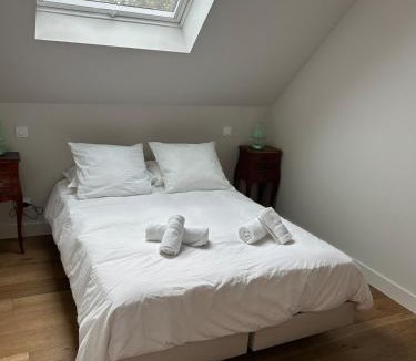 Saint-Brandan House | La Maison du Haut Bois - Elegante petite longere Bretonne
