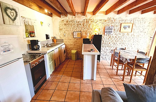 Saint-Just-Luzac House | La Mangeoire 2 bedroom gîte