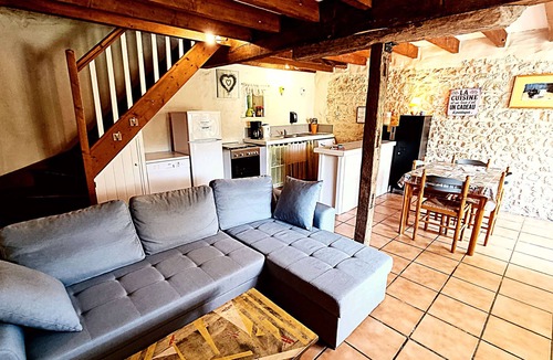 Saint-Just-Luzac House | La Mangeoire 2 bedroom gîte