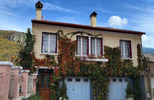 Foix Apartment | La Note Verte - Parking gratuit devant l'entrée