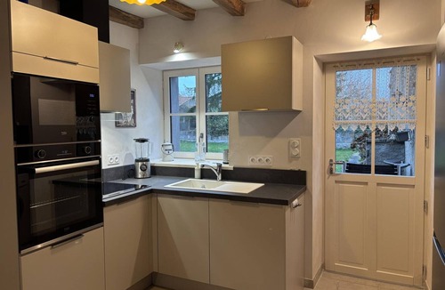 Charroux Cottage | La Paille Cottage in Charroux, 4 people, Pets allowed, Garden