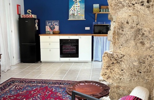 Belveze House | La Palette Rossignol: Swimming pool, spacious rooms & private bath in Occitanie