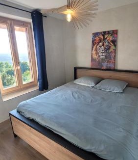 Saint-Genix-sur-Guiers House | La Parenthèse - Gîte de la Paruline