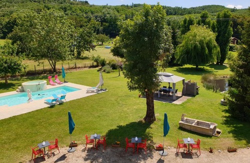Marcollin Bed & Breakfast | "La Pastorale Gourmande" - Chambres, Table d'hôtes culinaire et Gîte