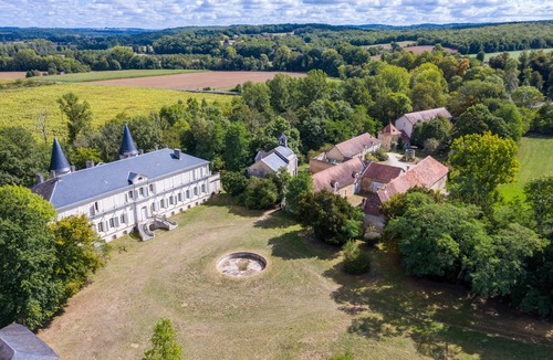 Mayac House | La Petite Cour – Spacious House with Shared Pool in the Heart of Périgord