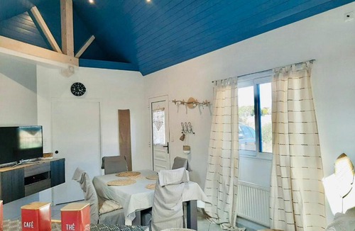 Le Sourn House | La petite maison bleue accessible mobilité réduite