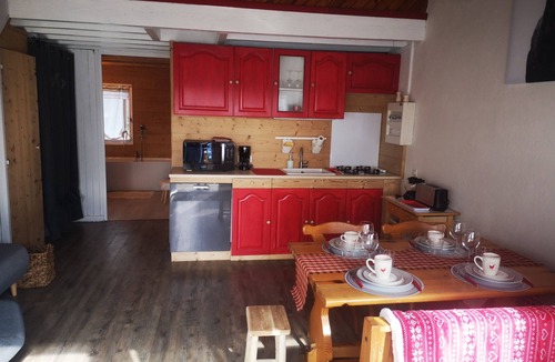 La Chapelle-Geneste Cottage | La Poupée Vacation Rental with Shared Pool