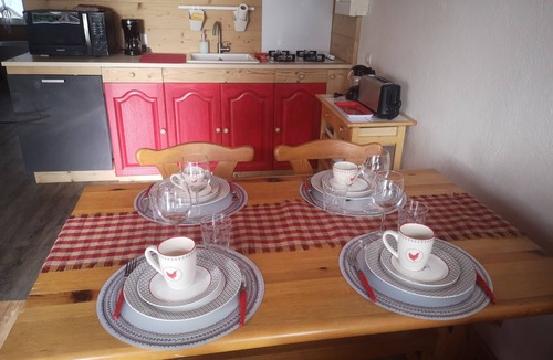 La Chapelle-Geneste Cottage | La Poupée Vacation Rental with Shared Pool