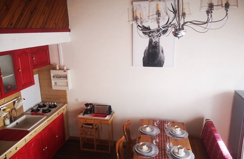 La Chapelle-Geneste Cottage | La Poupée Vacation Rental with Shared Pool